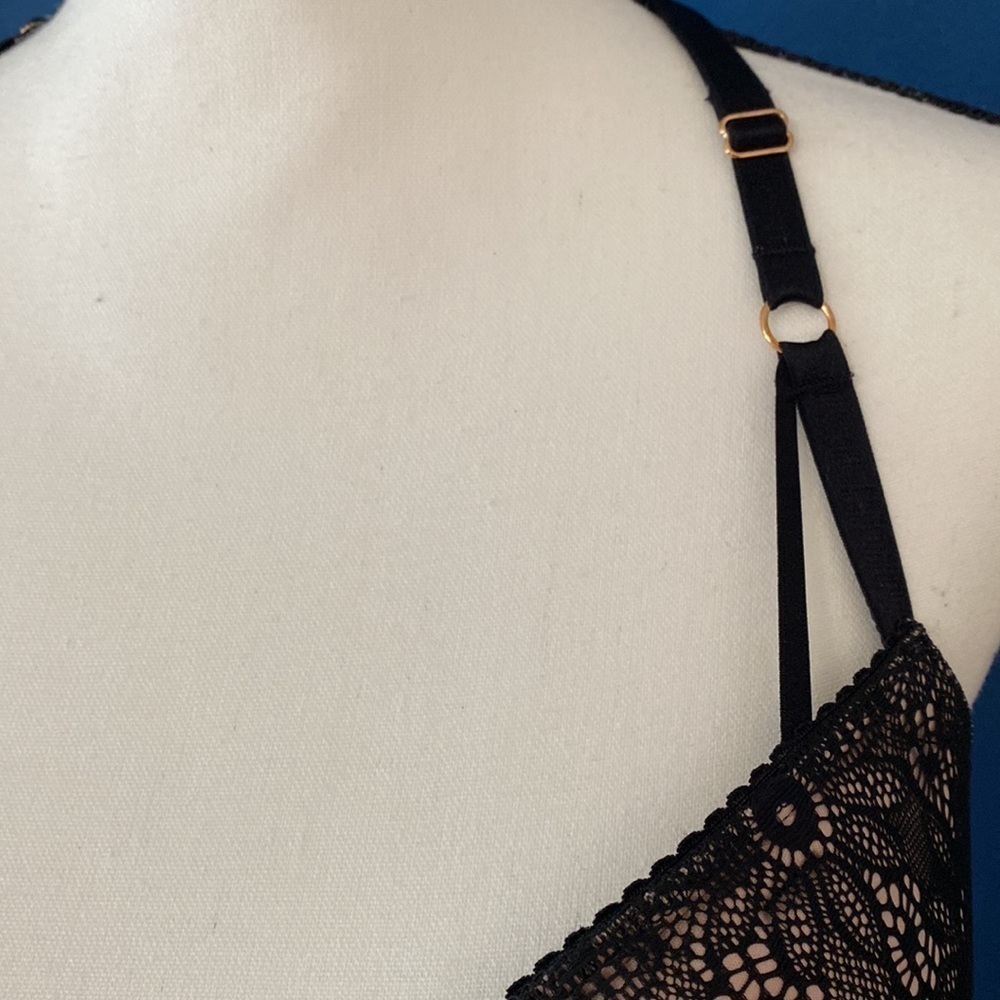 Women’s Black Lace Victoria’s Secret Very Sexy Push Up Racer Back Bra Size 32DD - Picture 4 of 11